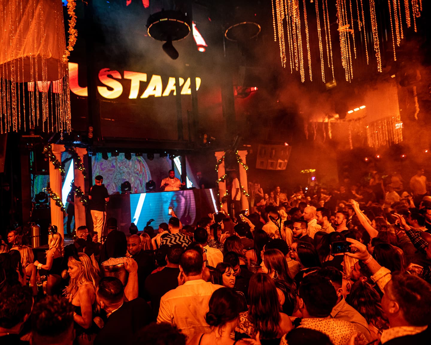 Playboy Midsummer Nights Dream - Playboy Parties ziehen immer wahnsinnig viele Gäste...