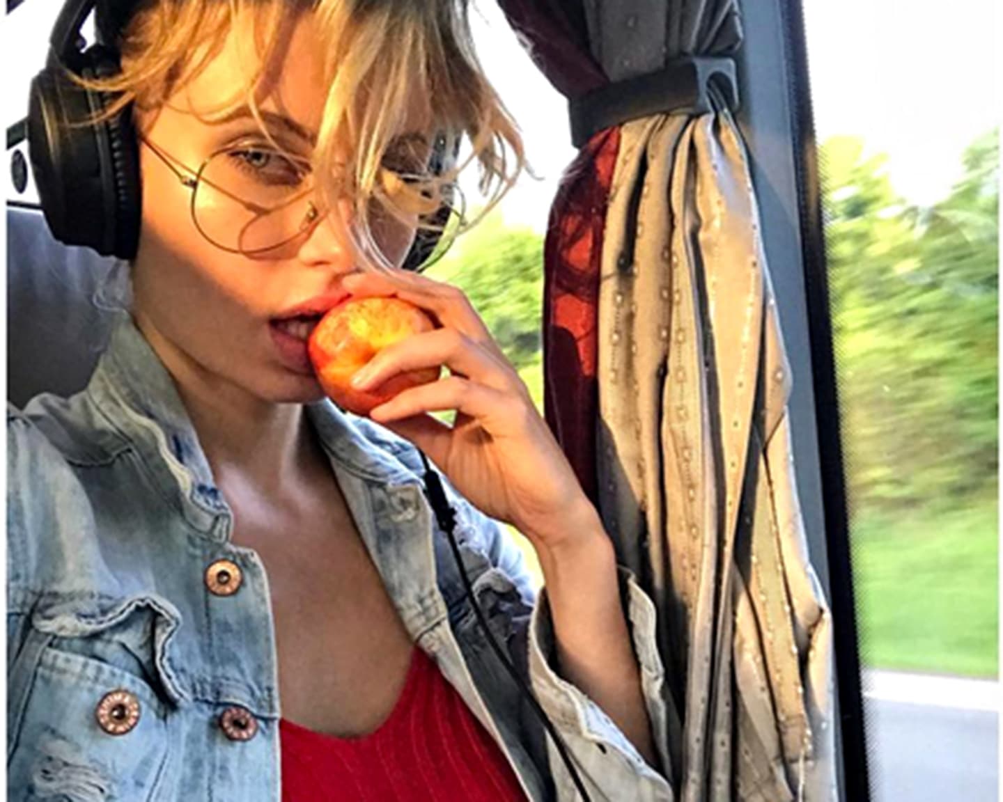 Playboy Chicks on Wheels - Olga de Mar auf großer Tour!