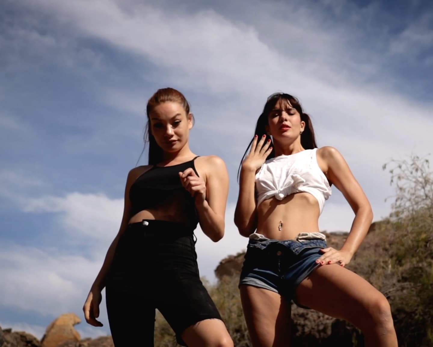 Playboy Girlfriends (Clara und Miel): Machen Sie eine Wanderung mit dem internationalen...