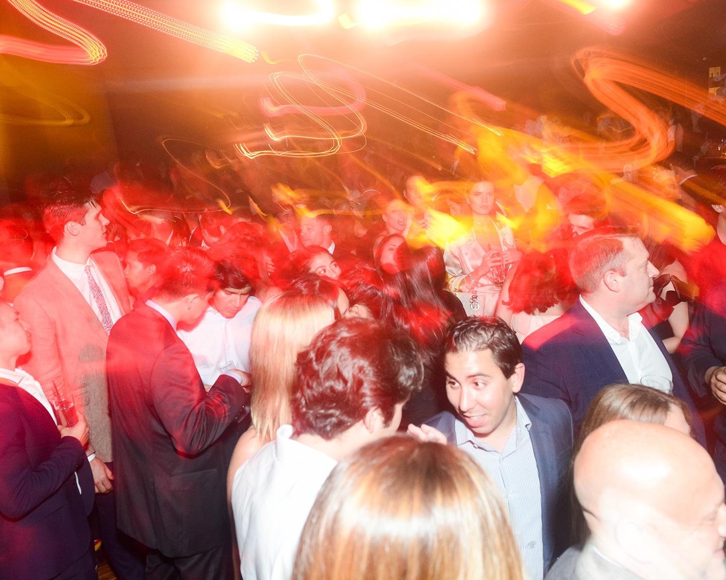 Die Eröffnung vom Playboy Club New York 2018 ist kein langweiliges Stelldichein, sondern natürlich auch eine mega Party bis in die tiefste Nacht hinein