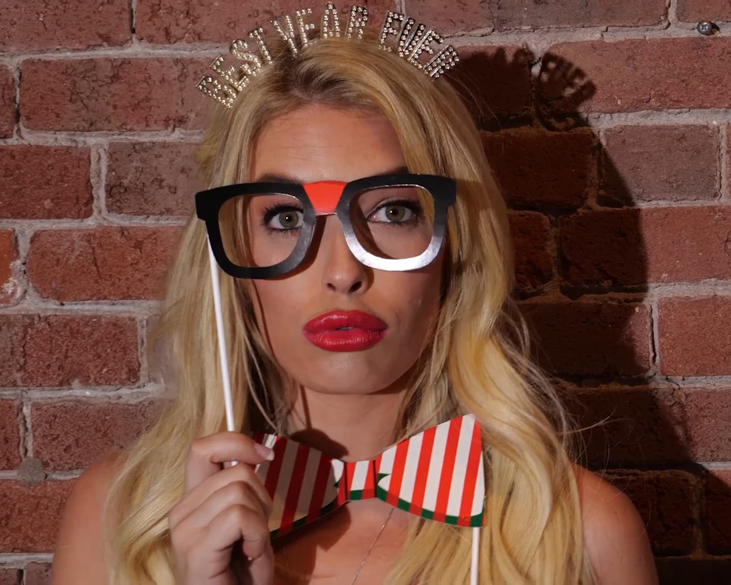 Playboy Muse (Katie Jean in Ankündigung): Starten Sie das neue Jahr 2021...