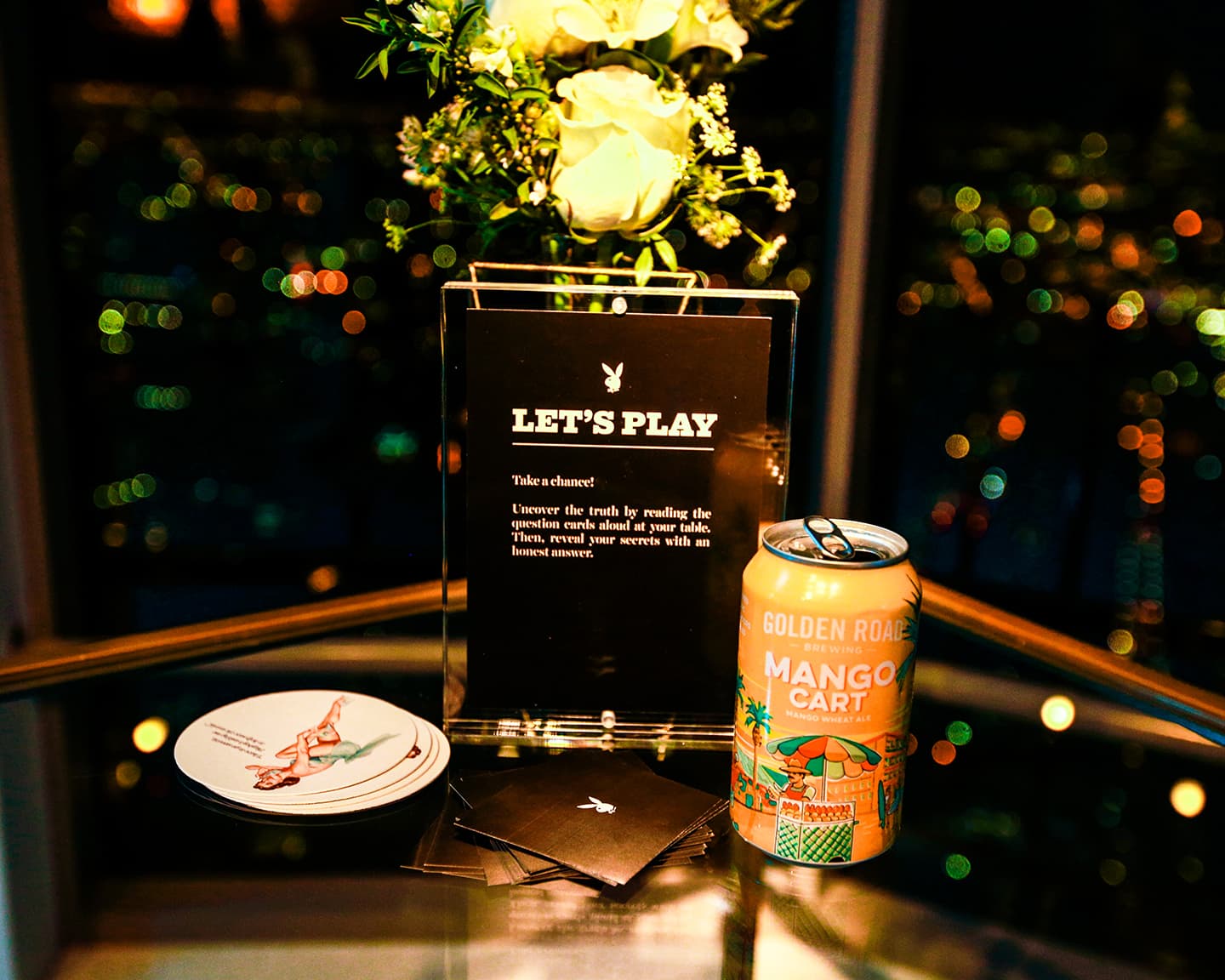 Tischspielchen gehören zum besonderen Charme jeder Playboy-Veranstaltung: hauptsache Spaß und Amusement…