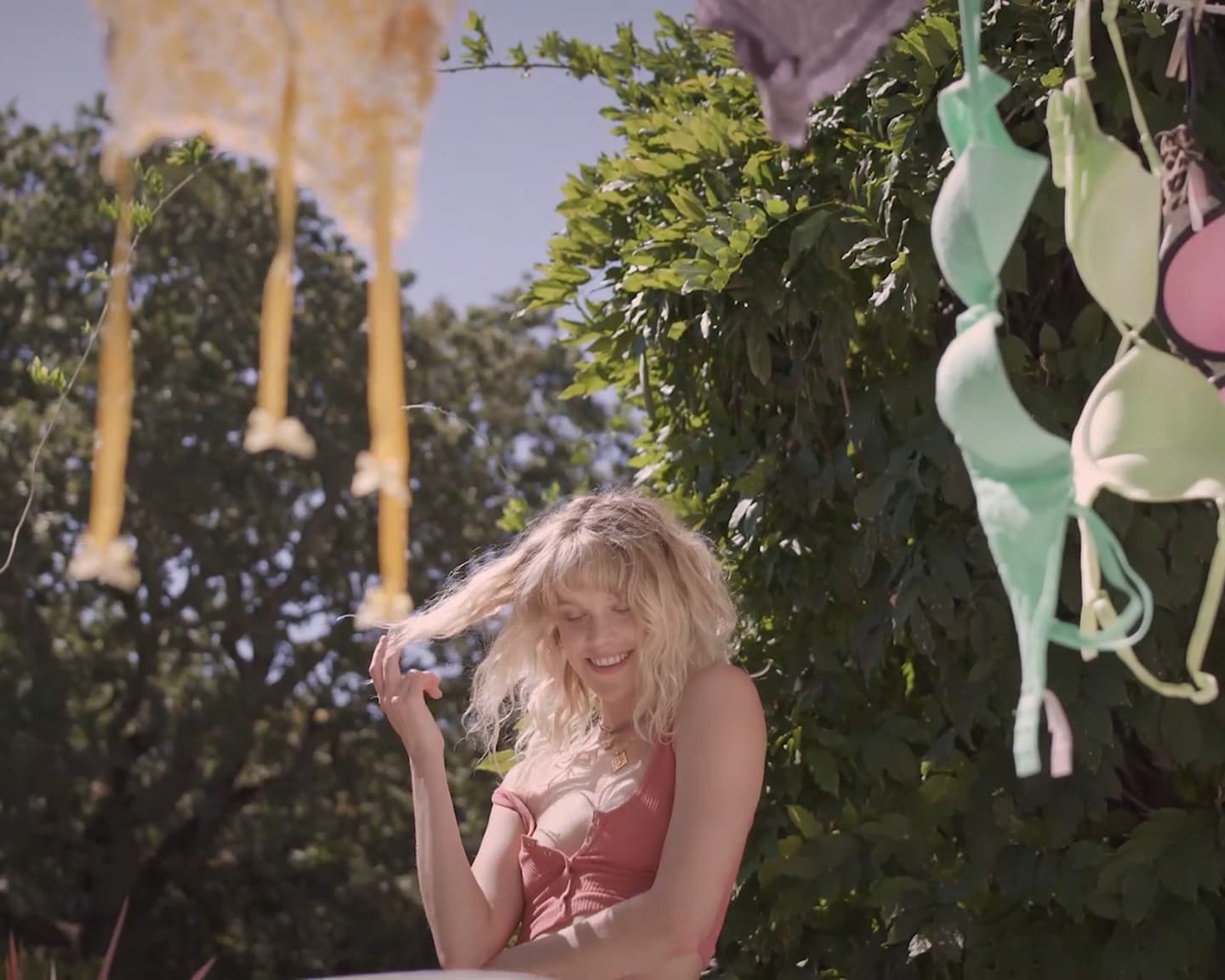 Playboy Muse (River in Sahneseite): River ist in diesem brandneuen Shooting der...