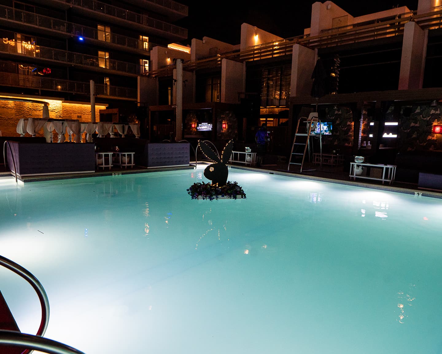 Playboy Midsummer Nights Dream - Bei Playboy Parties ist eigentlich überall irgendwie...