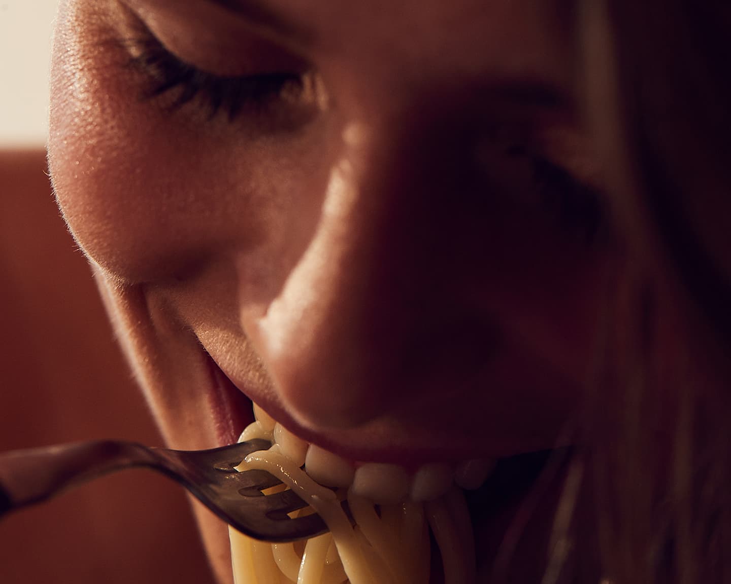 Das Playmate des Monats August 2018, Nina Zwick, bezeichnet sich selbst als...