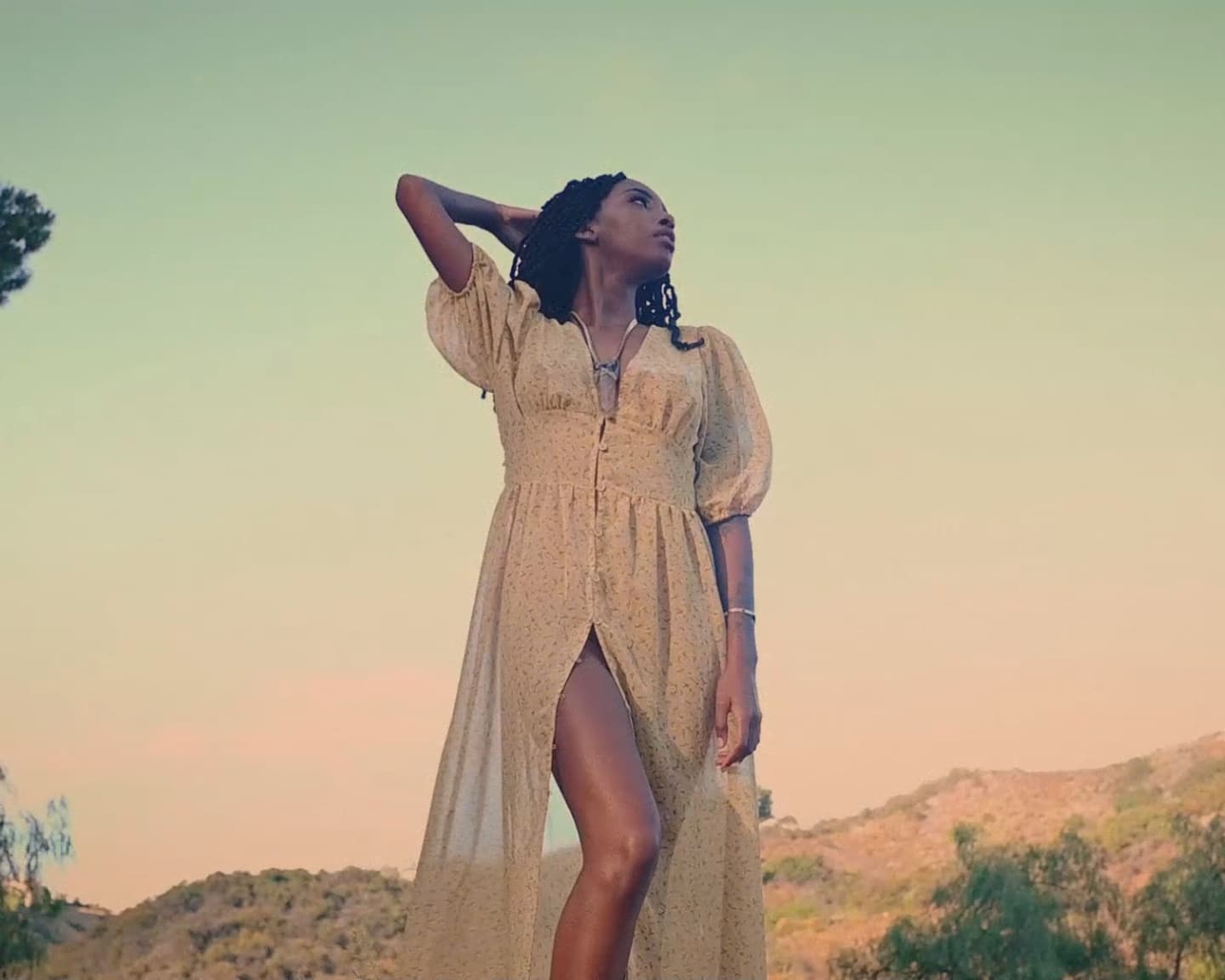 Playboy Muses (Sarissle in Genuss am Hang): Sarissle gibt ihr Playboy-Muse-Debüt und...