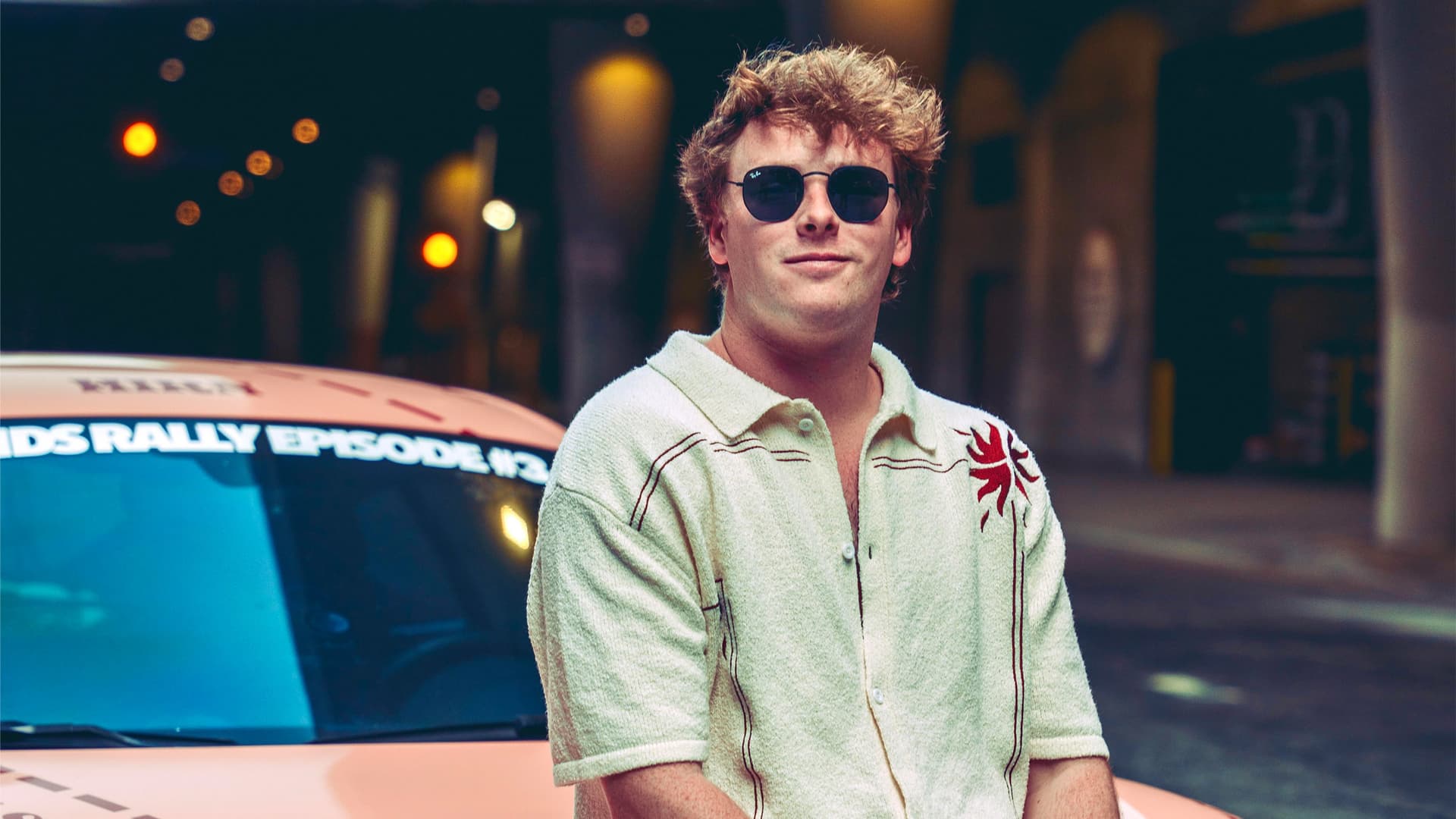 Wie der Auto-Influencer Daniel Mac mit 1 Frage Karriere machte