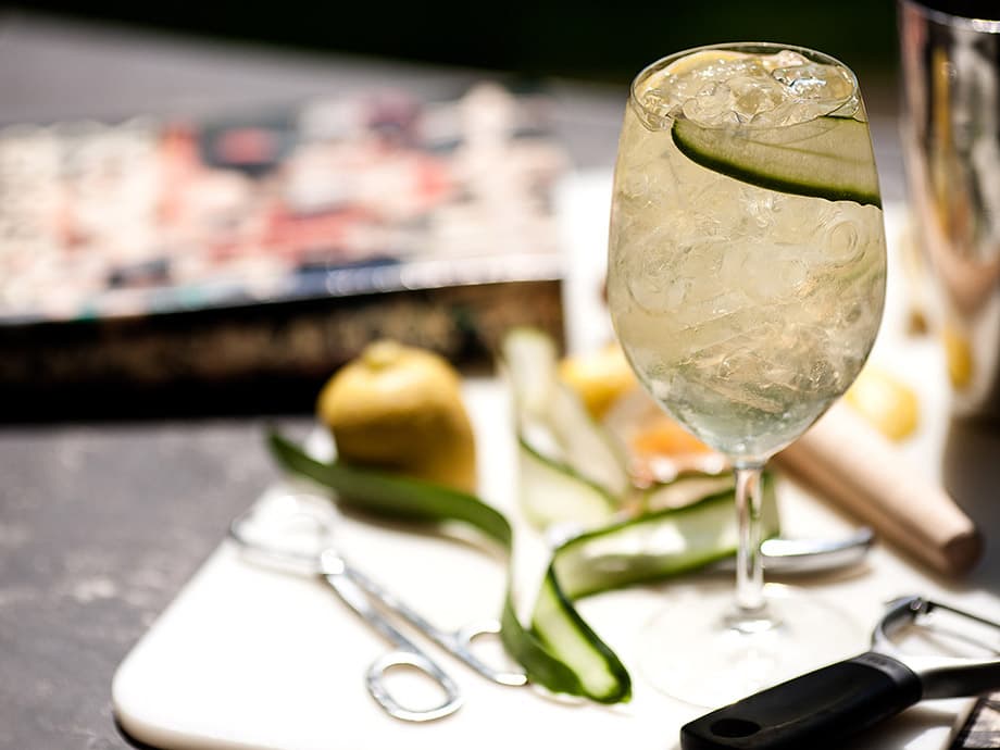 Es ist okay für Männer, Weißweinschorlen zu trinken. Nun, zumindest dieser