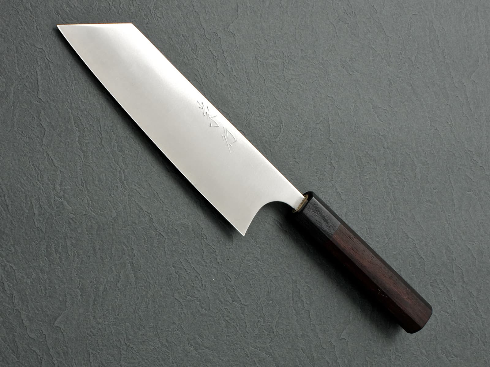 Das japanische Messer, das meine deutschen Klingen in den Schatten stellt