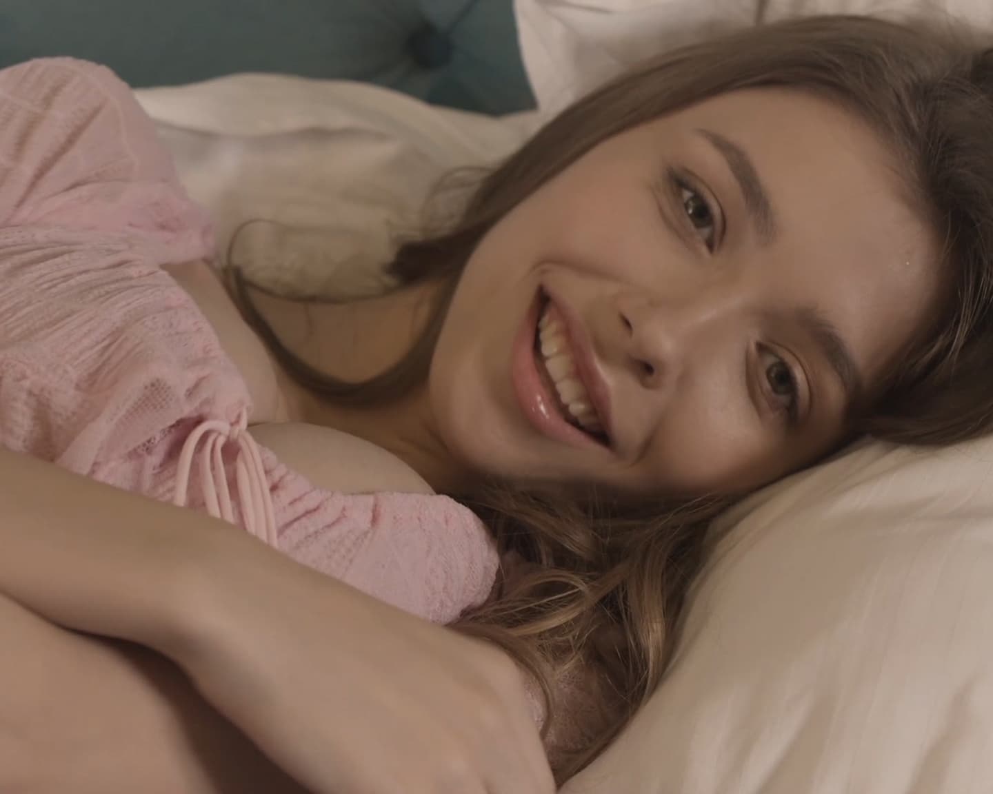 Playboy International (Mila Azul): Für ihr zweites Shooting des Jahres und zum...