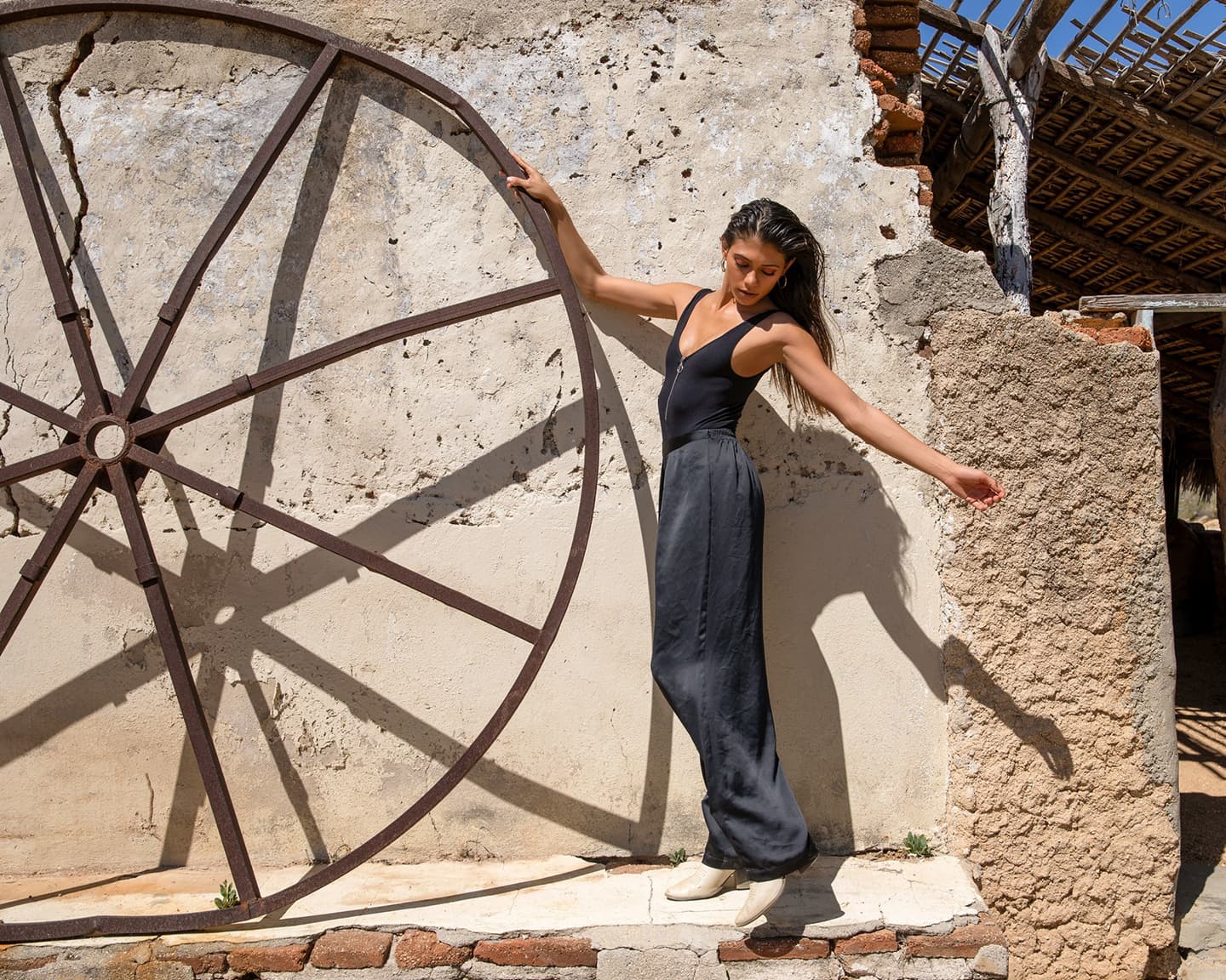 Playboy Muses (Hannah Le in Unknown Territory): Travel to Mexico with Hannah...