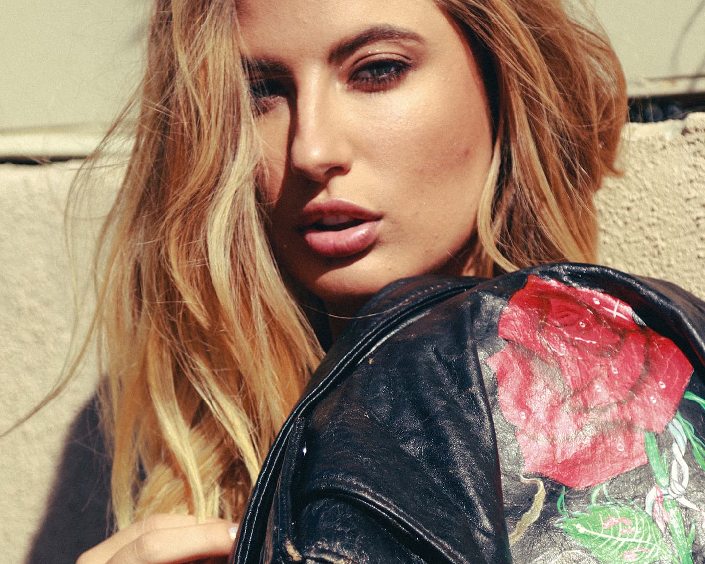 Wenn unsere Superblume aka Playboy Model Cherie Noel lächelt, da kommt keine...