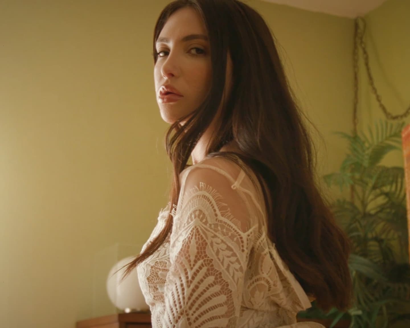 Adult Stars (Jane Wilde in Endlich Allein): "‚Lebe im Hier und Jetzt‘", sagt Jane Wilde und sind Worte, nach denen sie lebt. Jane ziert diesen Monat Playboy Plus als unseren All Star im Mai 2021 und wir freuen uns sehr, sie zu haben! Bleiben Sie hier auf dem Laufenden.