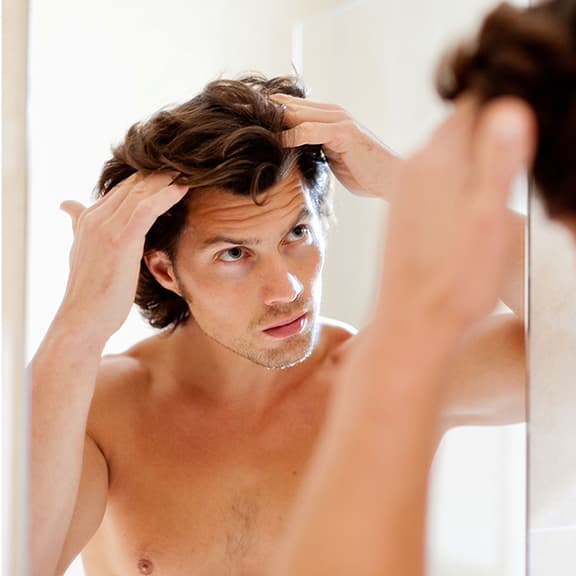 Wie Sie das Zurückweichen Ihres Haaransatzes verhindern können