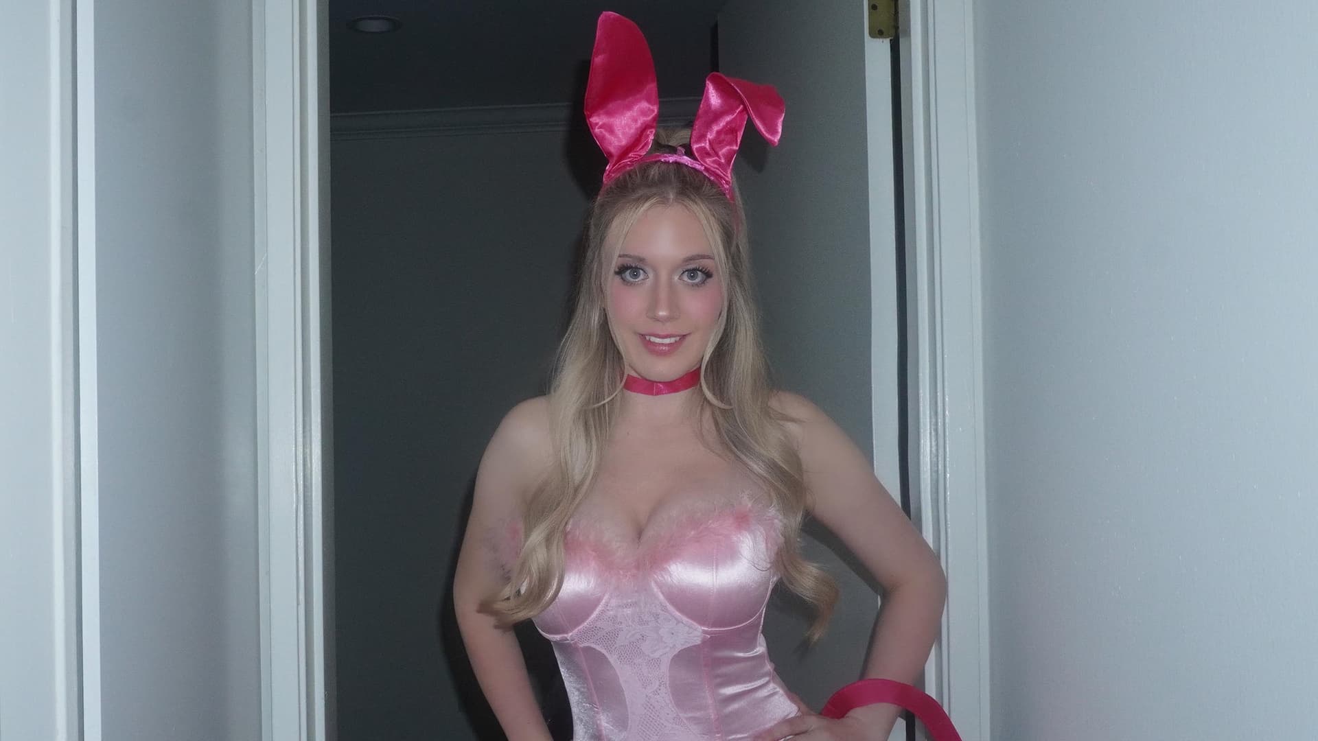 Harvard-Cheerleaderin Madison "Gigglypuff" versucht, sie alle zu fangen