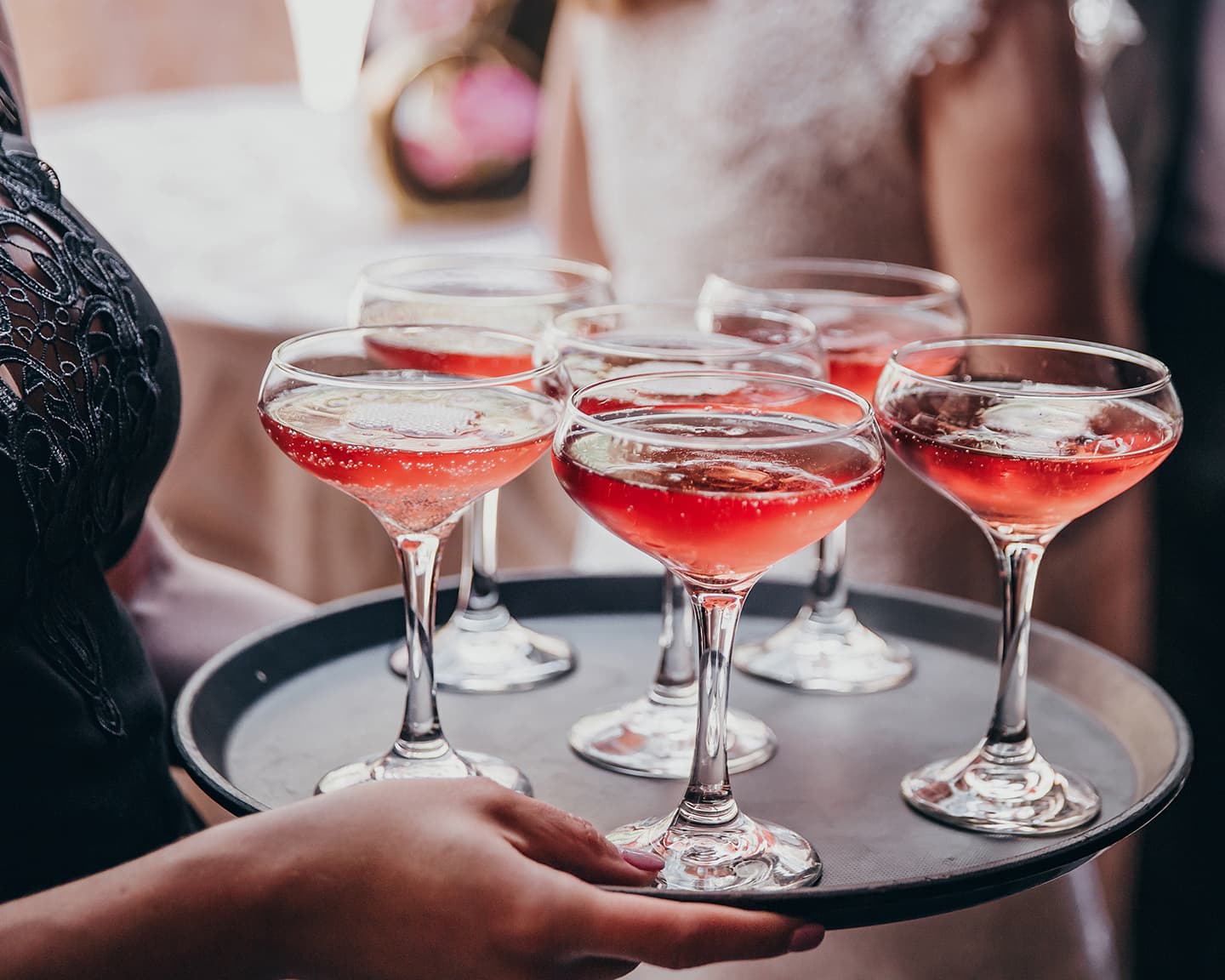 Zum Wohle und Prosit auf unser Playmate des Jahres 2018, Nina Daniele!