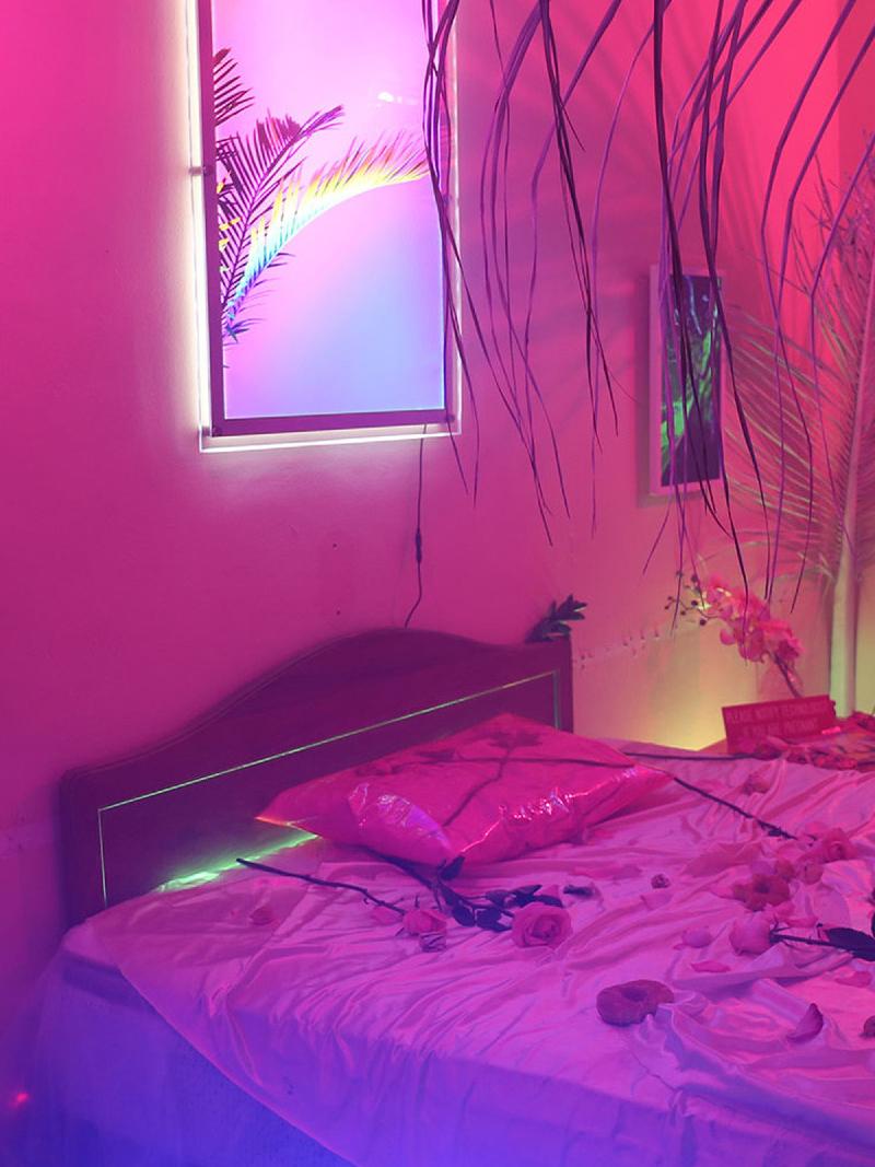 Lapdance, Tattoos und Kunst: Treffen Sie die sexy kleine Schwester der Art Basel