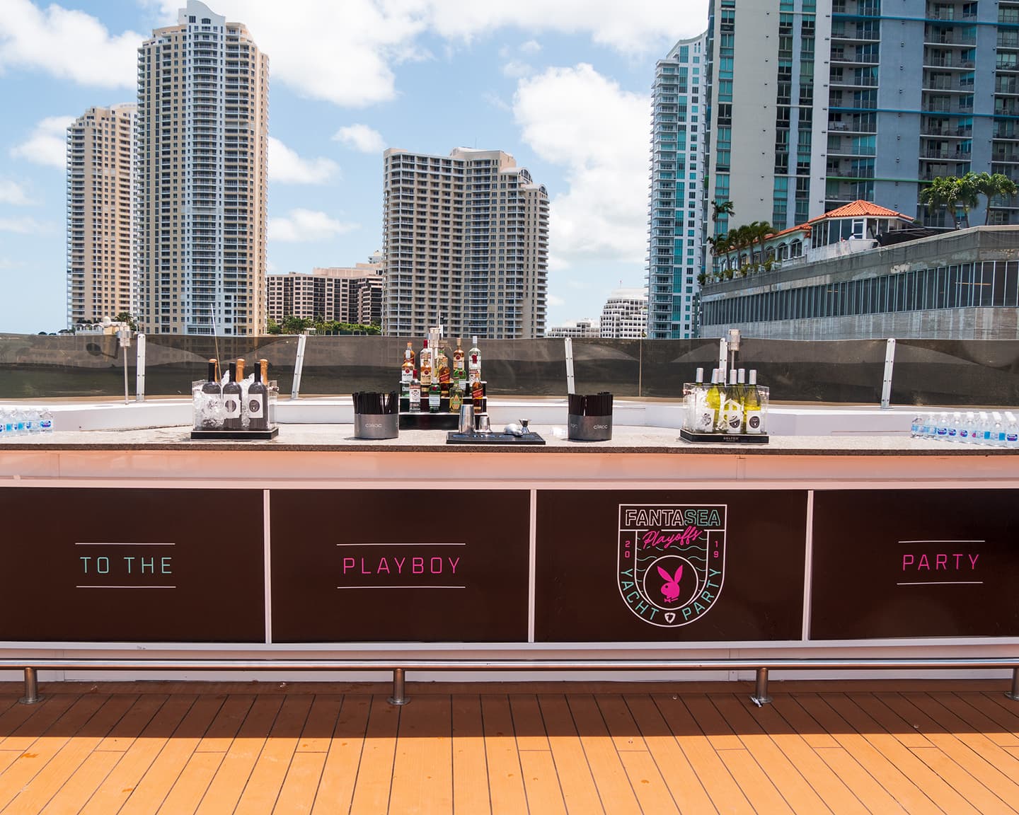 Willkommen auf der Playboy FantaSea Party direkt am Miami Beach!!