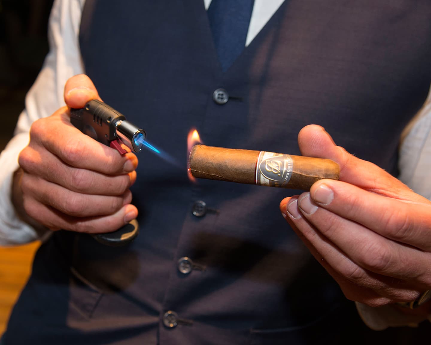 Fachmännisch gezündelt bei bestem Qualmen… willkommen beim Playboy Gentlemens Weekend