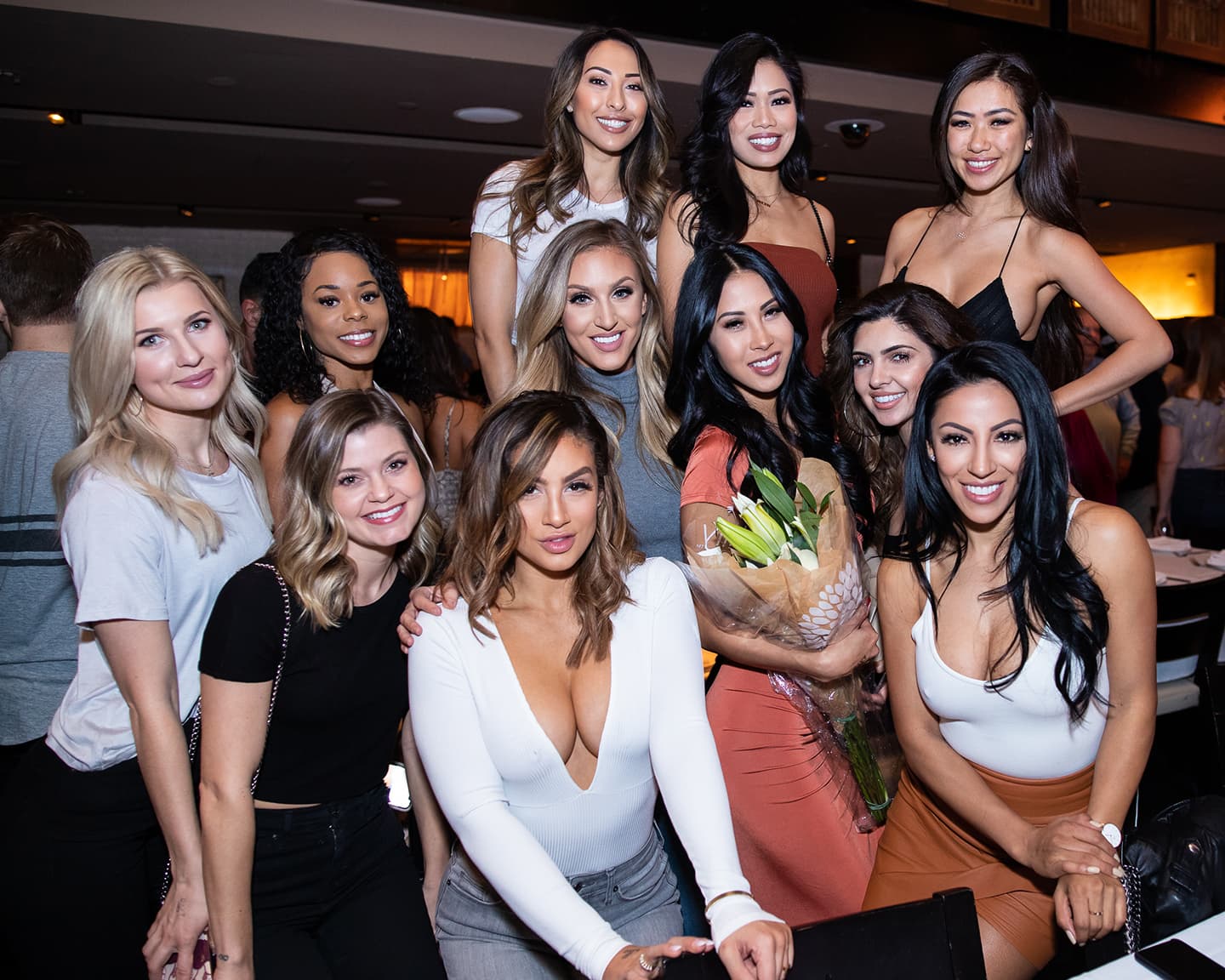 Bitte, lieber männlicher Zuschauer, versuche für zehn Sekunden NUR auf die Blumen...