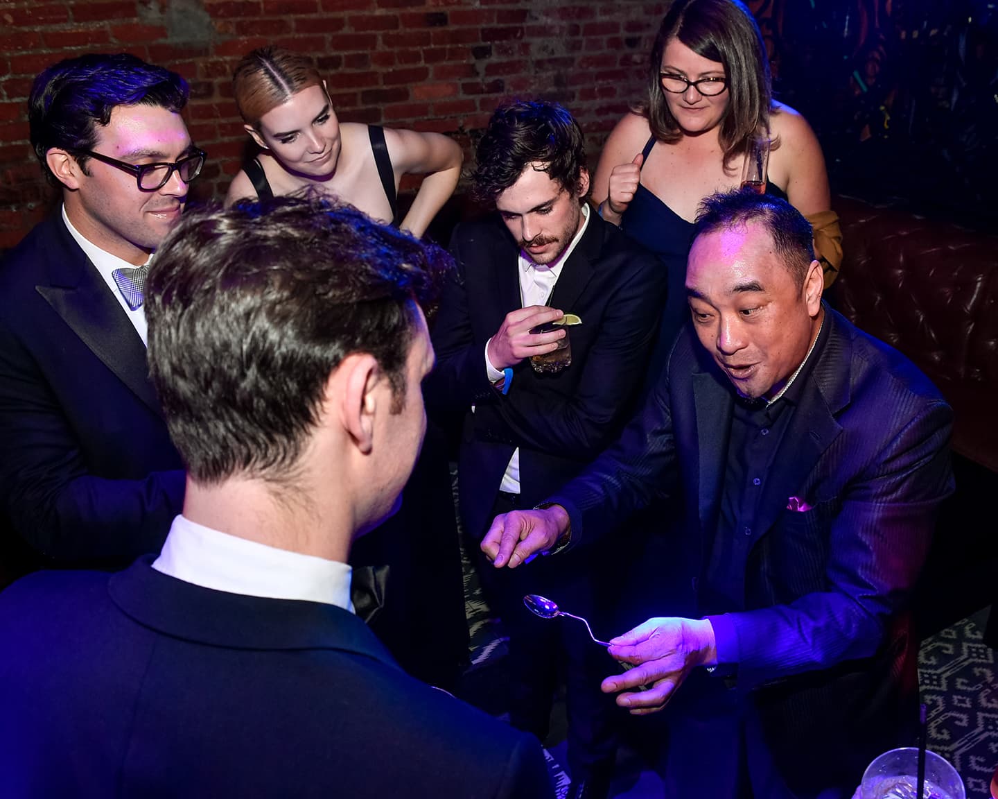 Zauberrei oder doch faule Tricks inmitten der Playboy White House Correspondents' Dinner...