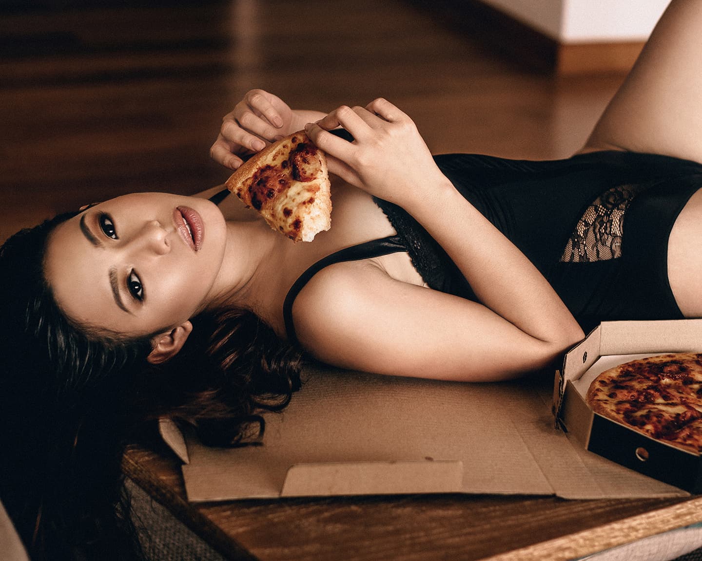 Lust auf Pizza? Na klar, wenn sexy Model Janine Rivera von den...