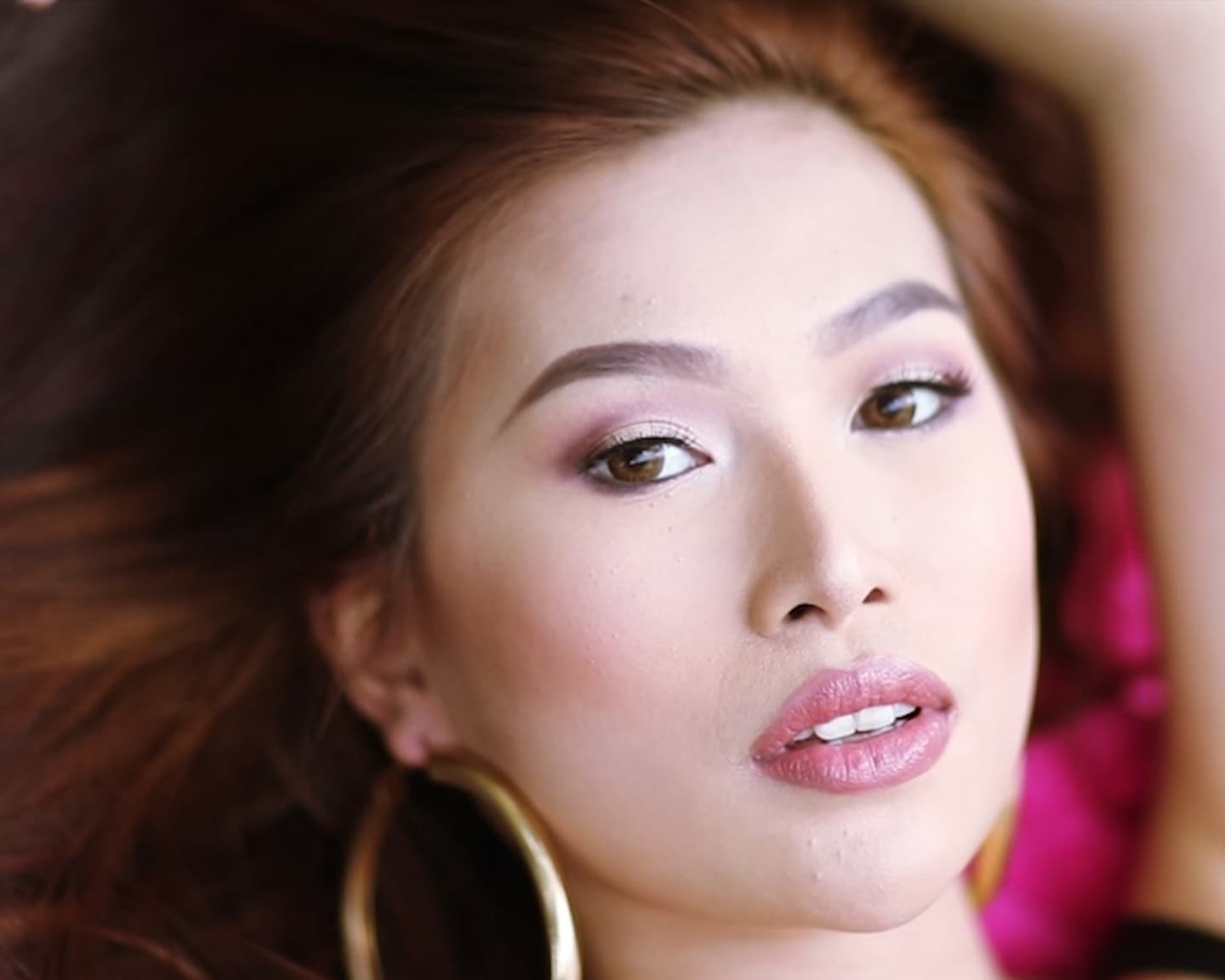 Playboy International: Sofia David ist die pure asiatische Schönheit und präsentiert dies...