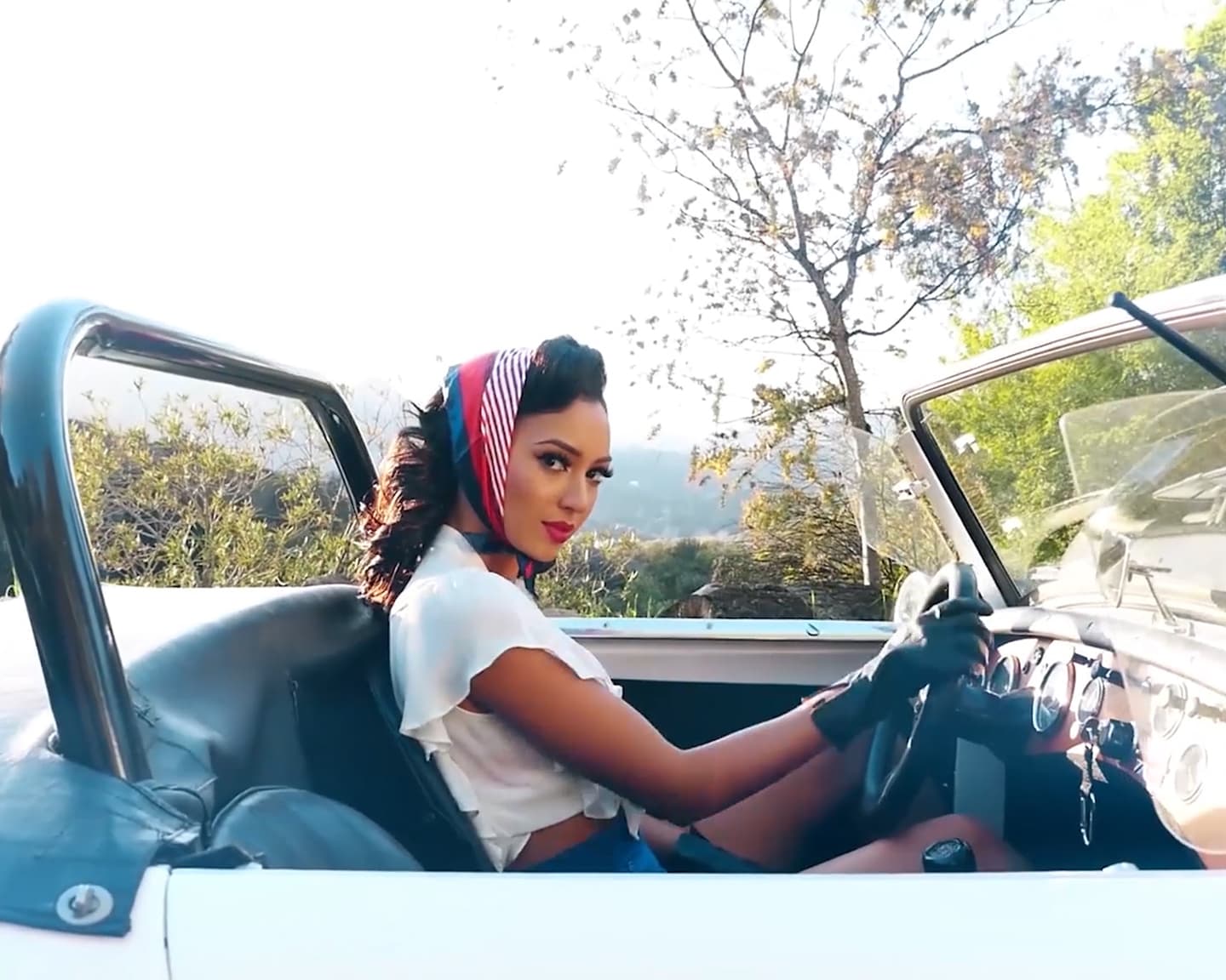 Playboy Special Edition Classic Style (Carissa White , Carlye Denise , Jenna Sativa and Reed): Diese Playboy-Modelle reisen mit Stil. Wir haben unsere fünf besten Oldtimerszenen zusammengestellt.