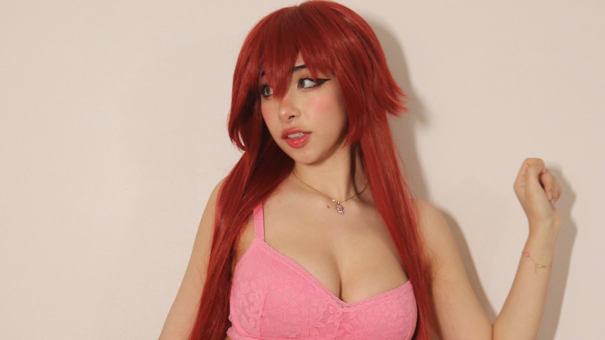 Rina Magi's Rias Gremory Cosplay ist ein teuflisches Glow Up