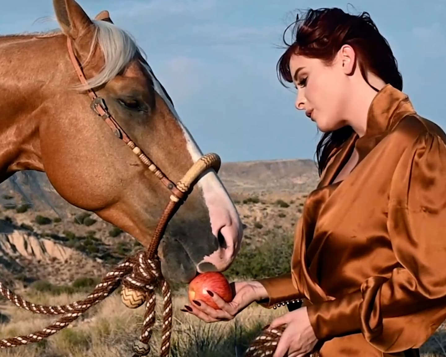 Playboy Muses (Odette in Call of the Wild): Odette reitet in diesem...