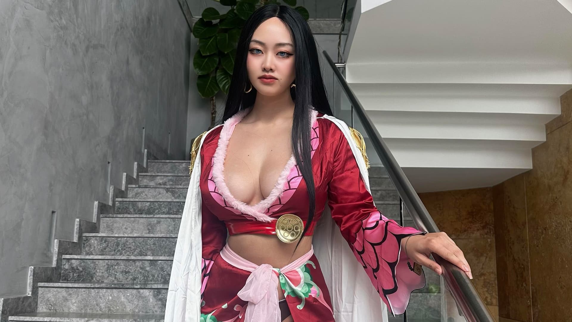Seht die Schönheit und Kraft von Amy Zhu's Boa Hancock Cosplay