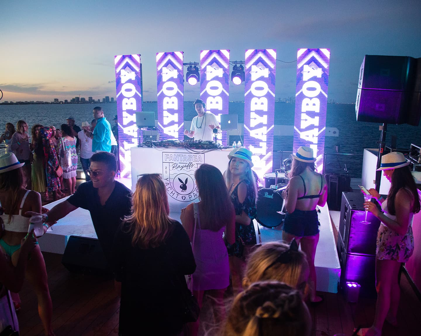 Wo könnte die Playboy FantaSea Party zum Start der NBA PlayOffs besser...