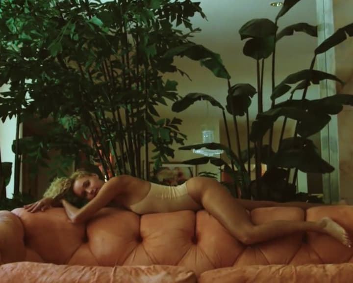 Playboy Playmates (Allie Silva): Das sexy Playmate des Monats Oktober 2016, Allie, hat ein verdammt sonniges Gemüt und das sieht man ihr sofort an, versprochen!