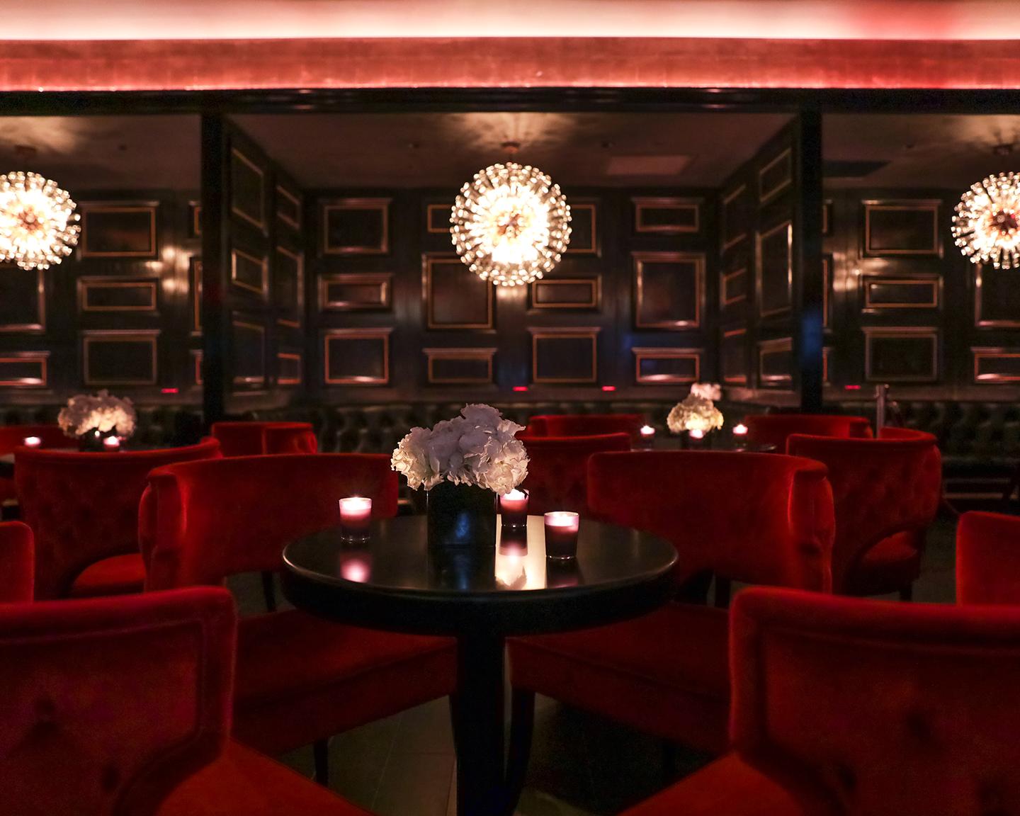 Der Playboy Club New York empfängt die Gäste in einem mehr als ansprechenden Ambiente