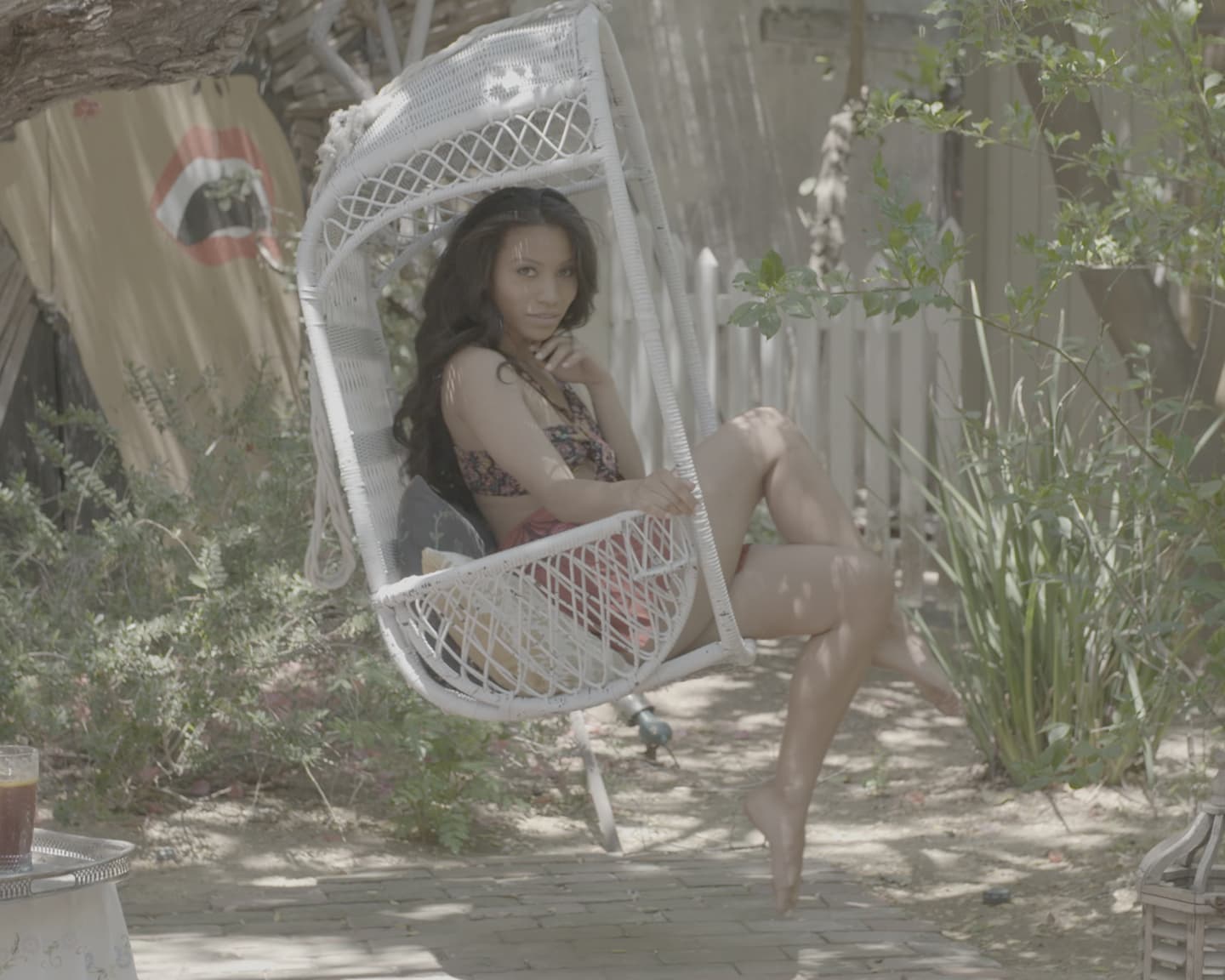 Playboy International (Fatima Kojima): Die zauberhafteste Blume im Garten ist ohne Zweifel...