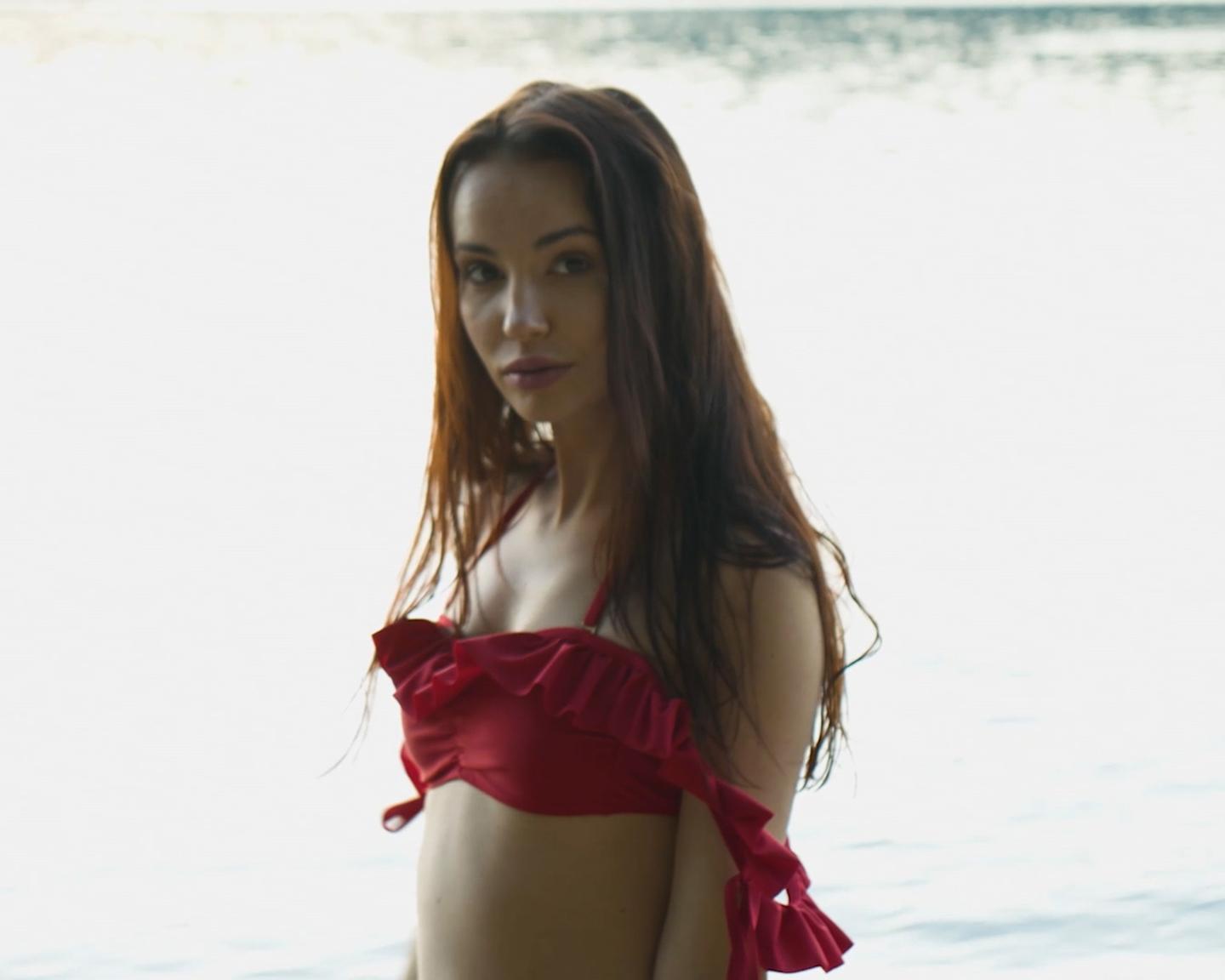 Playboy International (Elilith Noir in Sonnenuntergang): Schippern Sie bei Sonnenuntergang mit dem...